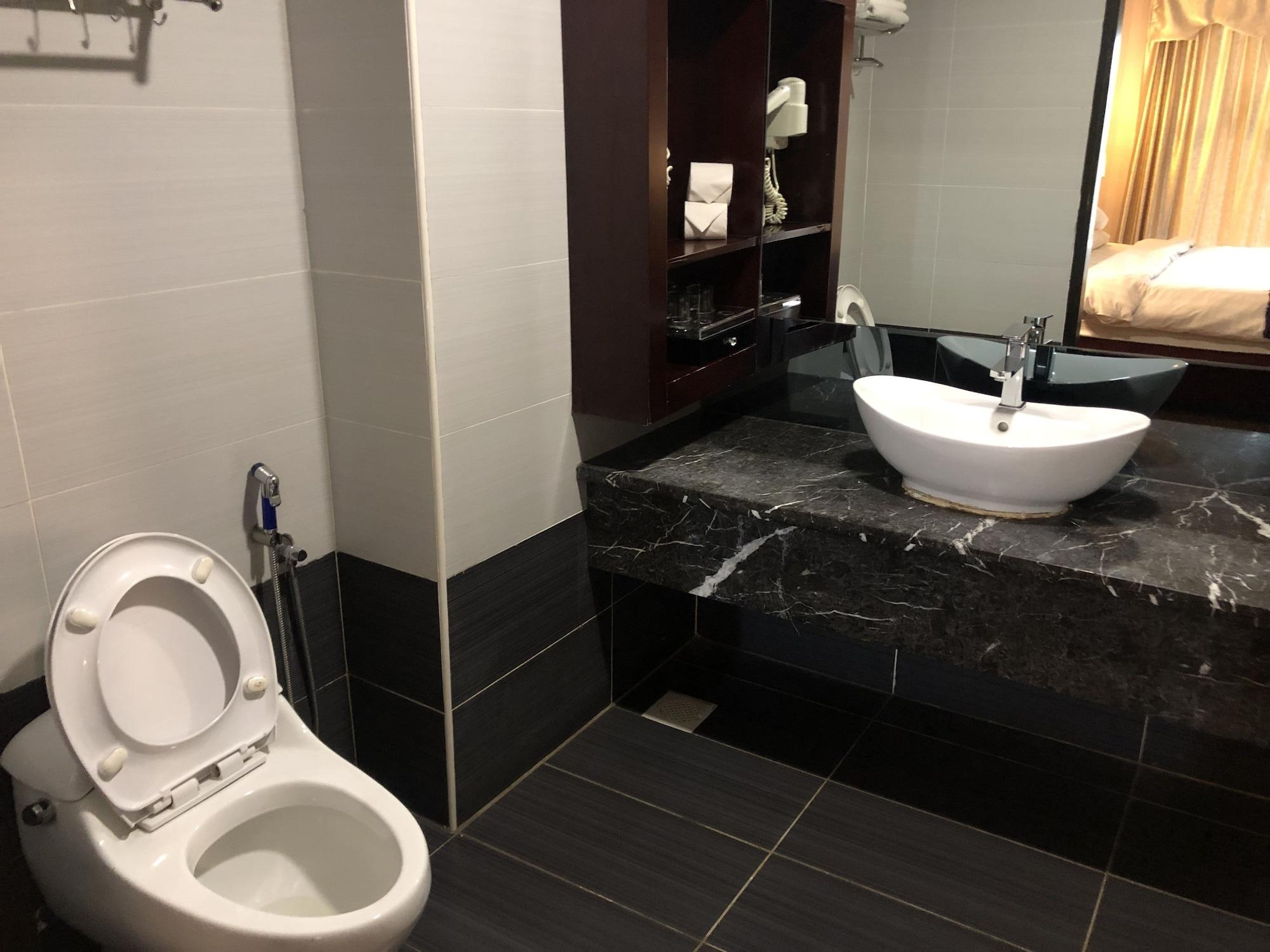 Pariss Hotel Johor Bahru Exteriör bild