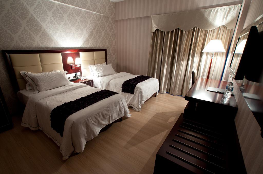 Pariss Hotel Johor Bahru Rum bild