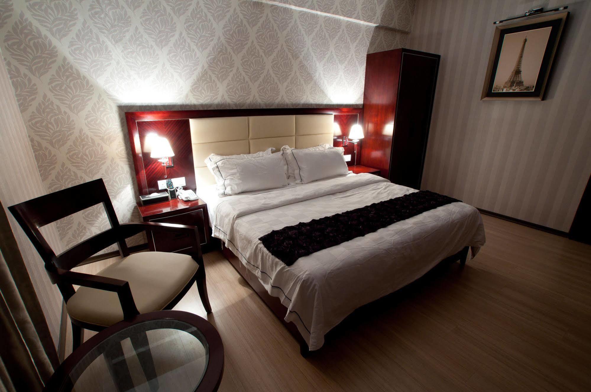 Pariss Hotel Johor Bahru Exteriör bild