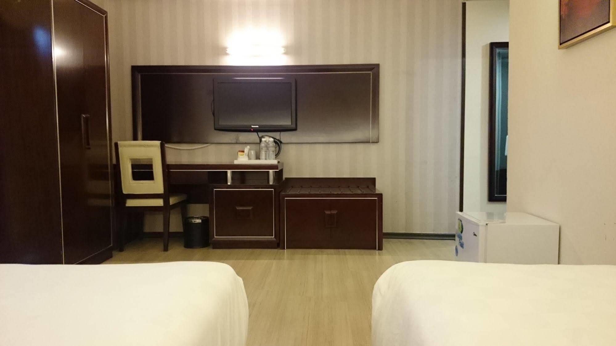 Pariss Hotel Johor Bahru Exteriör bild