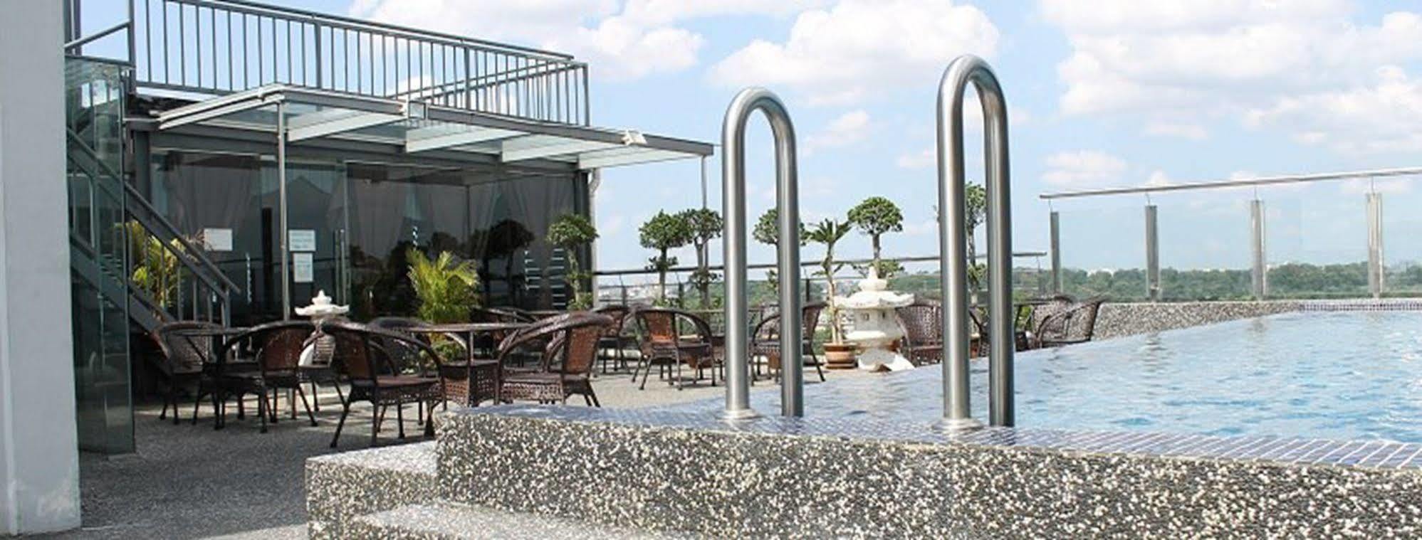 Pariss Hotel Johor Bahru Exteriör bild