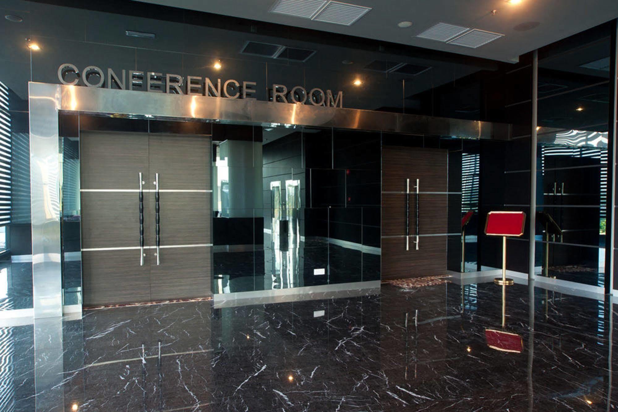 Pariss Hotel Johor Bahru Exteriör bild